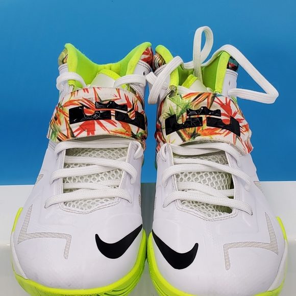 Lebron James Zoom Soldier VII KINGS PRIDE White Black Volt 599264-103 Size 7.5 - Picture 6 of 12